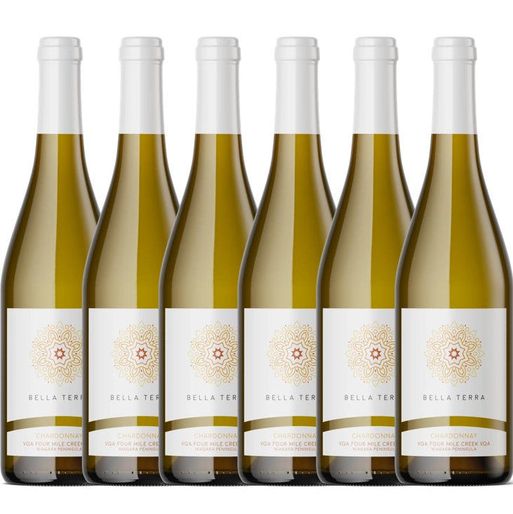 Elegante Chardonnay 2019 met frisse citroen, rijpe appel, peer en subtiele kruidigheid, perfect bij het kerstdiner.
